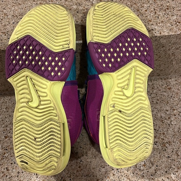 LeBron Witness 8 Basketball Shoes - Picture 6 of 7